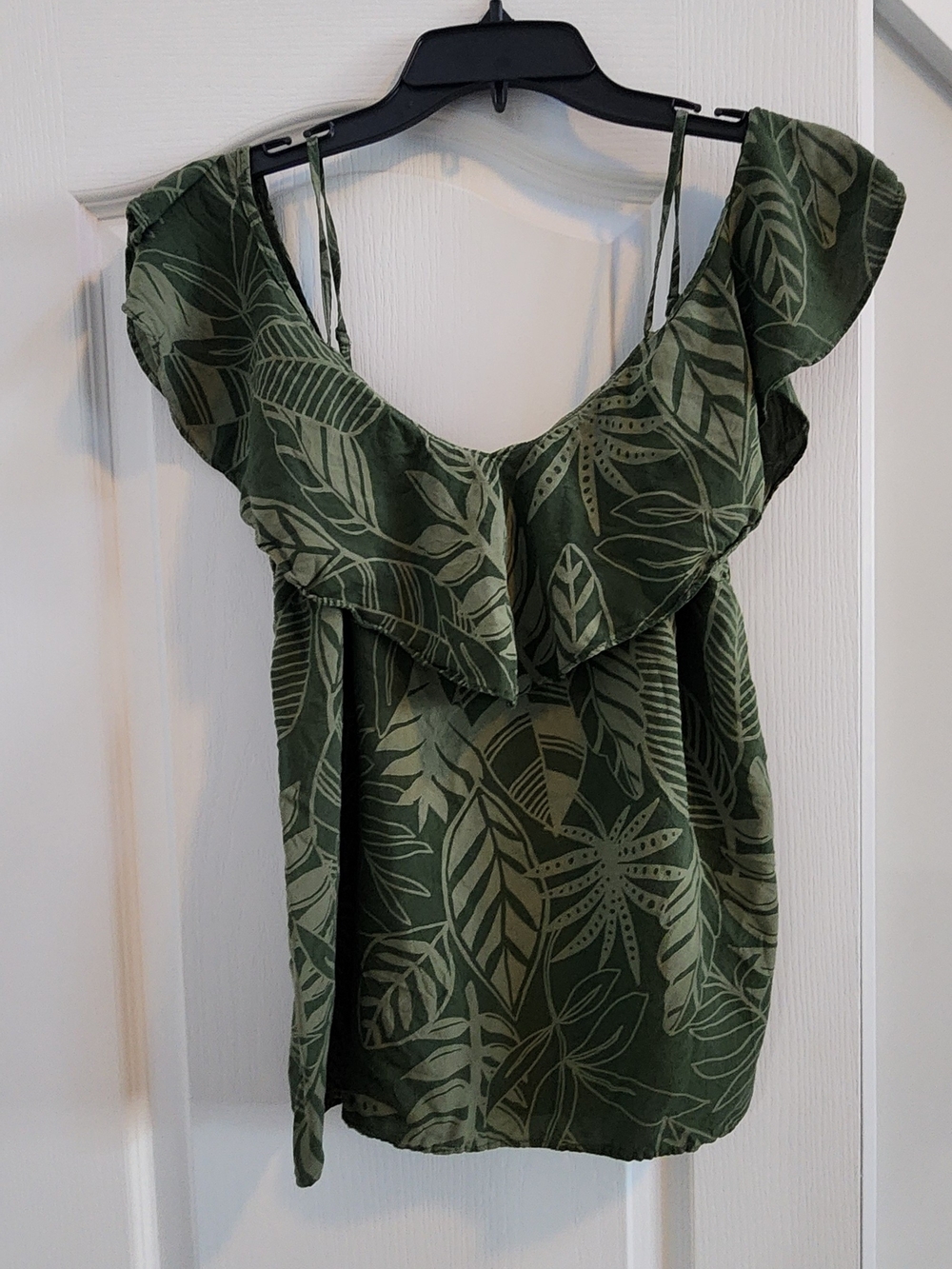 Olive Leaf Print Ruffle Tank Top - Picture 2 of 3